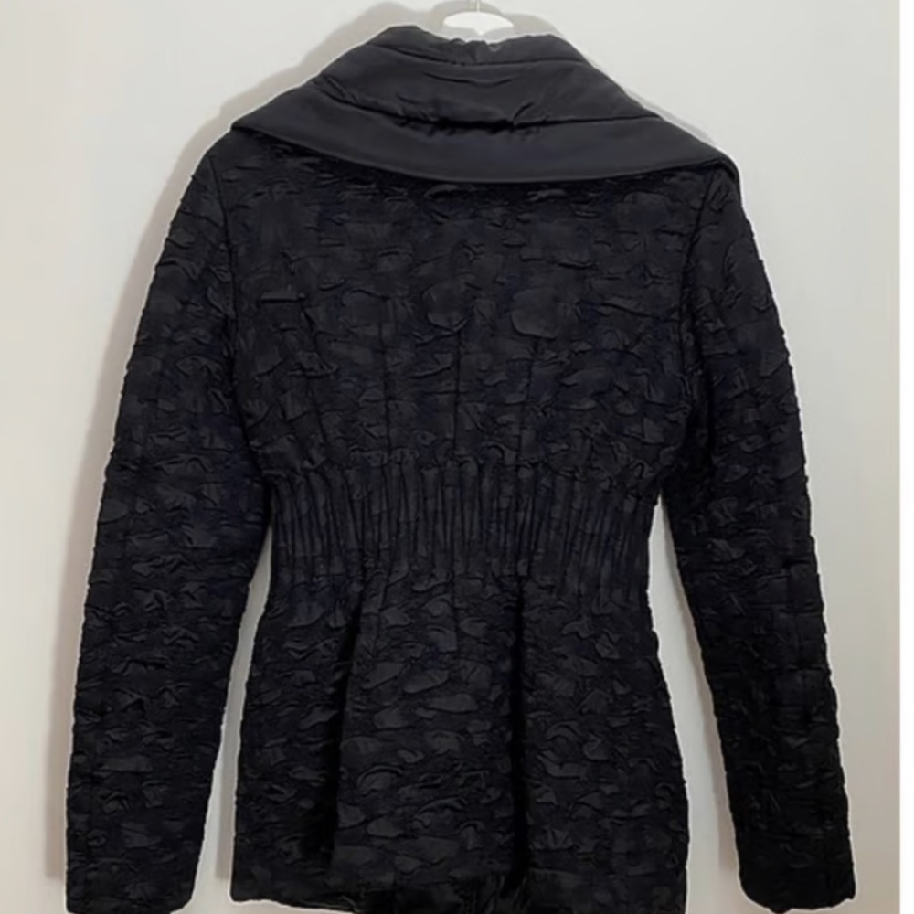 Chic Prada Jacket - Picture 5 of 13